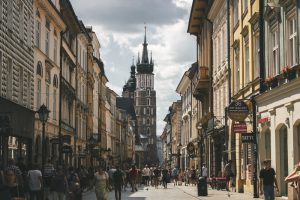 Jak znaleźć dobrą agencję celną z Krakowa?